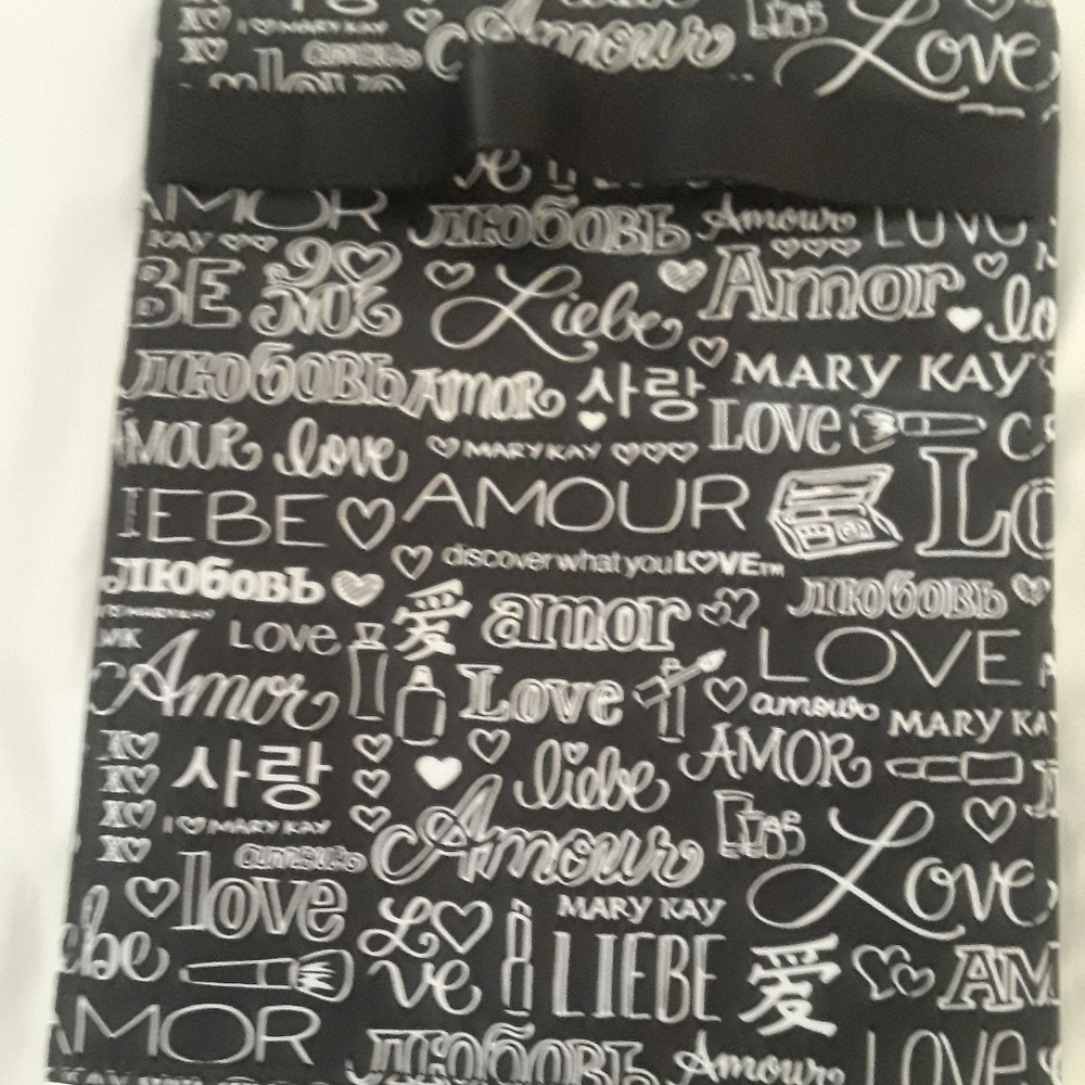 Mary Kay's makeup travel bag..BRAND NEW!!